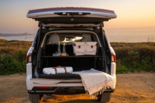 2025 Lincoln Navigator Split Gate